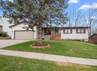 527 Teakwood Ln NE, Cedar Rapids, IA 52402