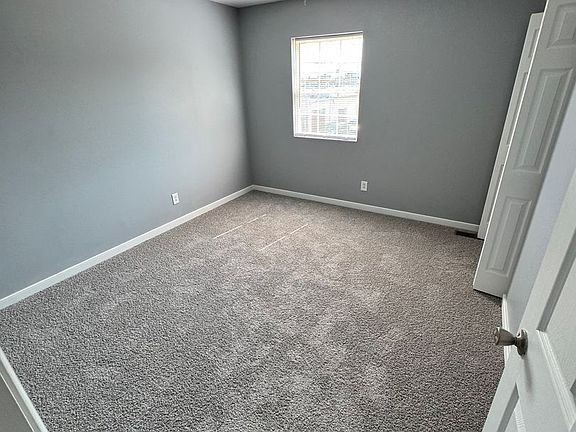 4th image of 1009 W Graham Rd Unit 18