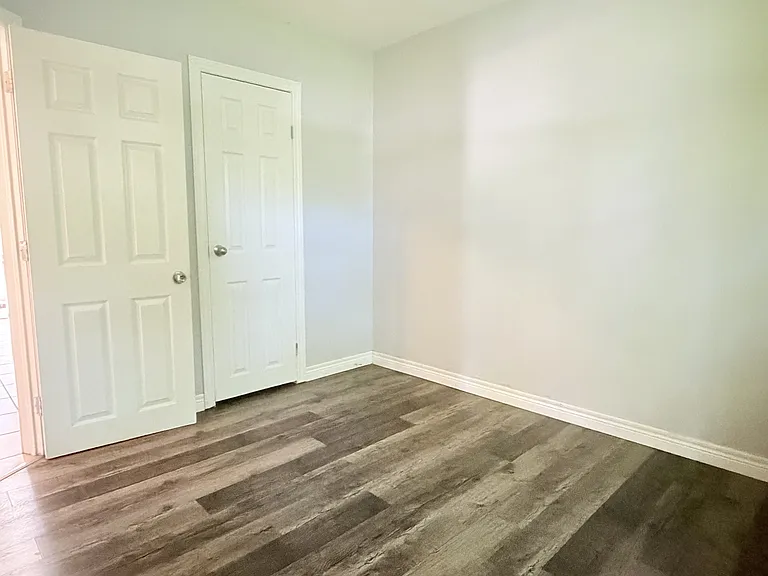 537 Confederation St #1 — Photo 9