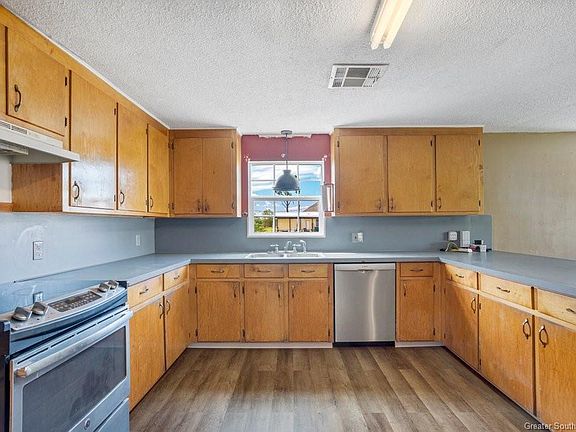 3rd image of 6015 Nobie Ln