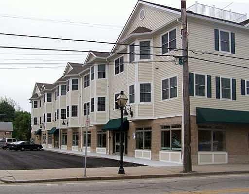 620 Main St