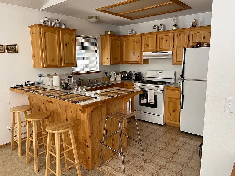 43046 Sunset Dr — Photo 2
