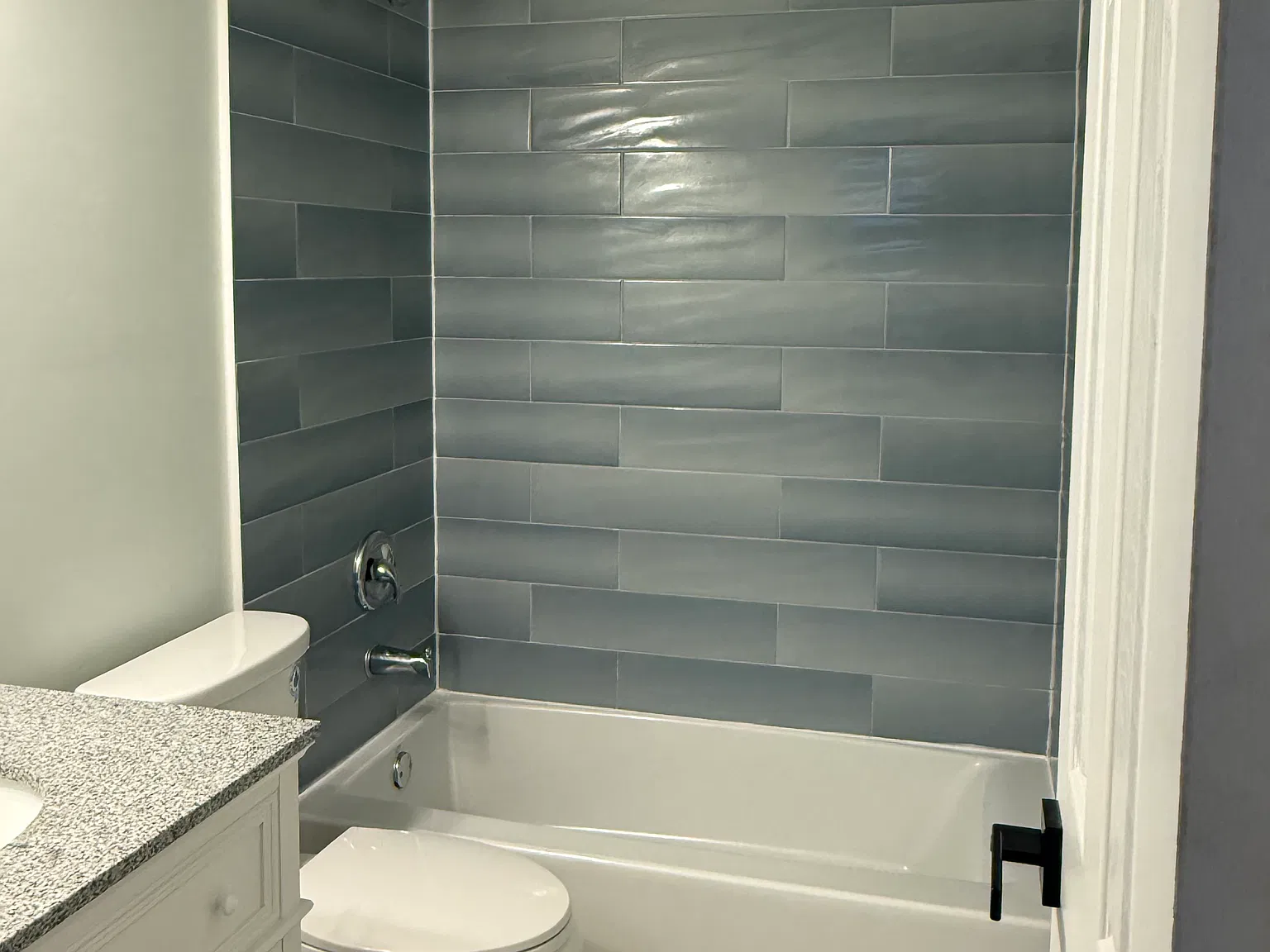 2 bed, 650 sqft, $2,350 — Photo 2