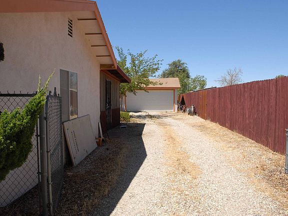 5th image of 9439 E Avenue T14