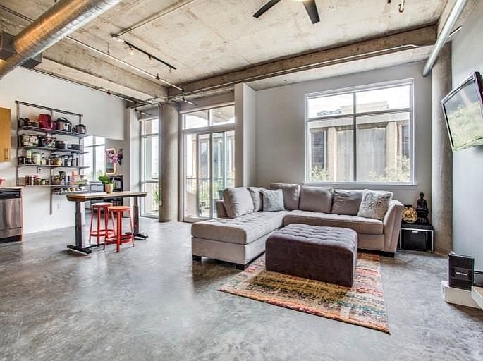 1st image of 1001 Belleview St #302