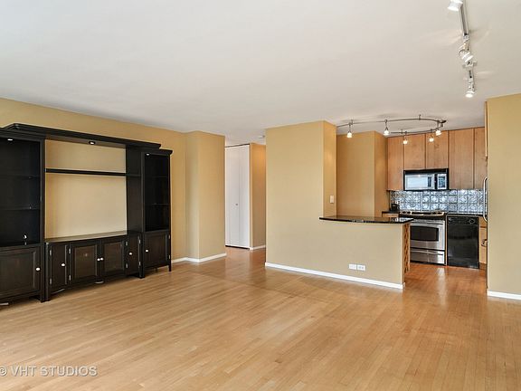 4th image of 1460 N Sandburg Ter APT 1710