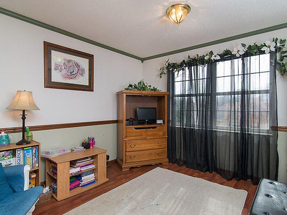 3rd image of 4416 Bucknell Dr