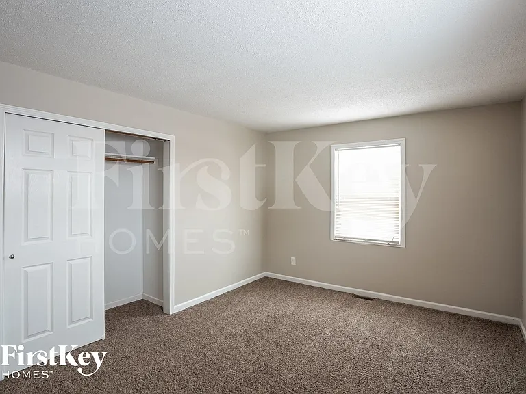 439 Fox Cir — Photo 11