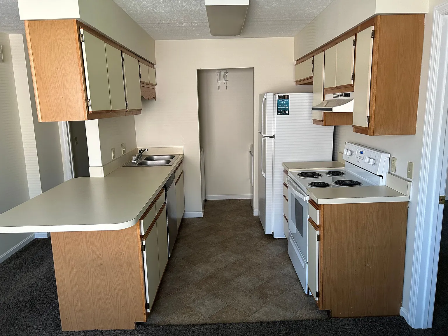 Bridgeport Landing Apartments — Photo 4