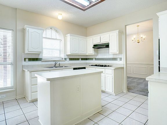 2nd image of 105 N Laurel Springs Dr