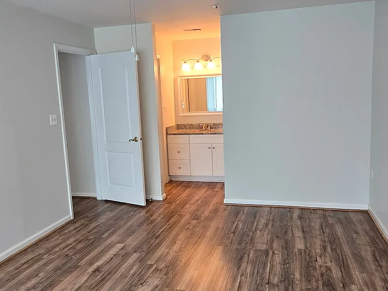 8503 Falls Run Rd #B — Photo 6