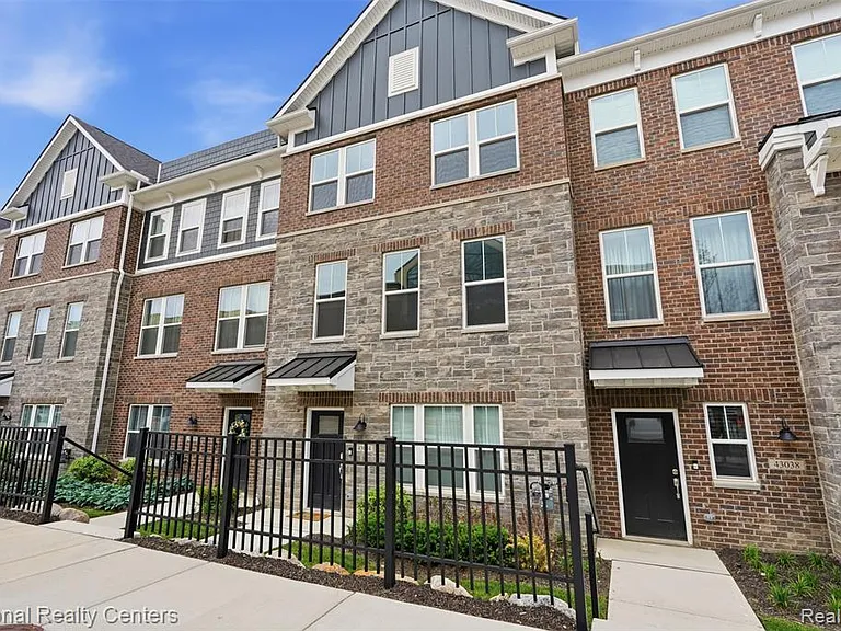 43034 Atwood Ave — Photo 3