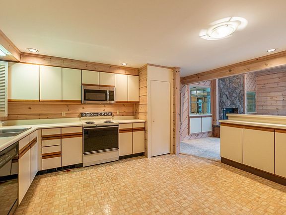 4th image of 8920 Sage Hill Road #20