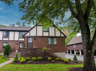 102 Holiday Ln, River Vale, NJ 07675