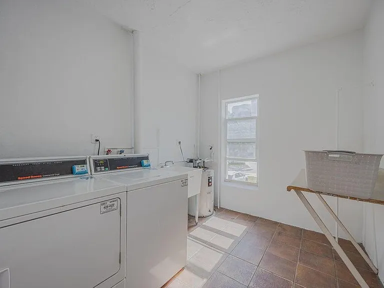 2850 NE 14th Street Cswy #210B — Photo 16