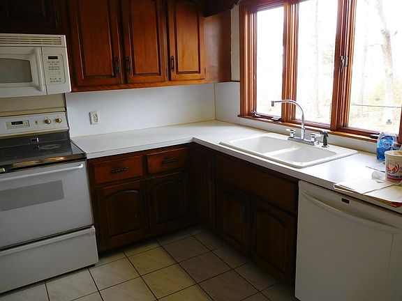 5th image of 185 Passaconaway Dr