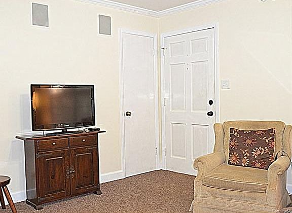 4th image of 2701 Flintridge Dr