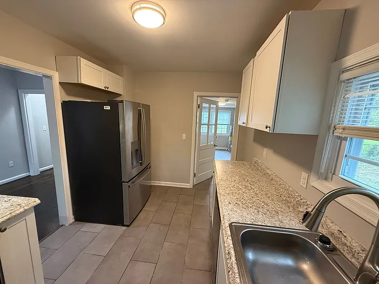 1419 Overlook St — Photo 7