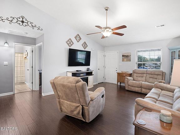 5th image of 7401 Lyle Bend Ln