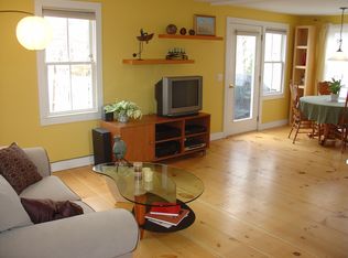 2 Hensche Ln, Provincetown, MA 02657