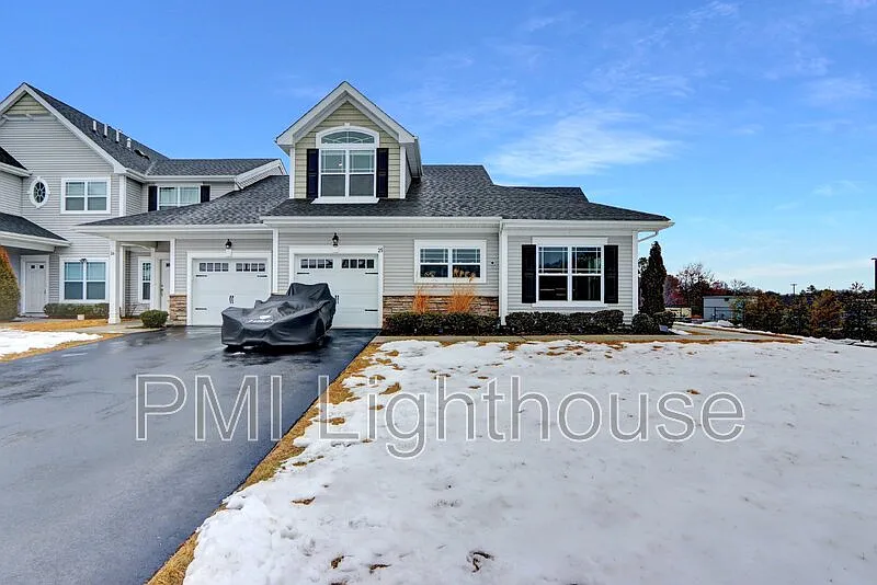 3 bed, 2.5 bath, 2000 sqft, $4,750 — Photo 2