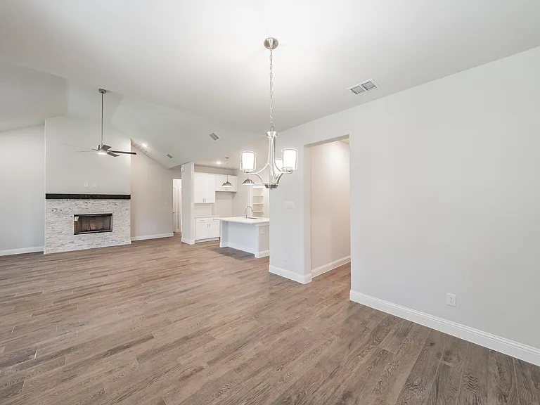 241 Gardenia Dr — Photo 9