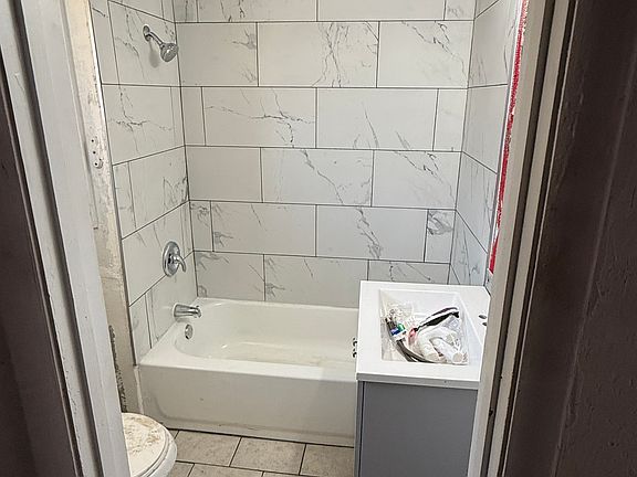 4th image of 10027 N 13th Pl #2
