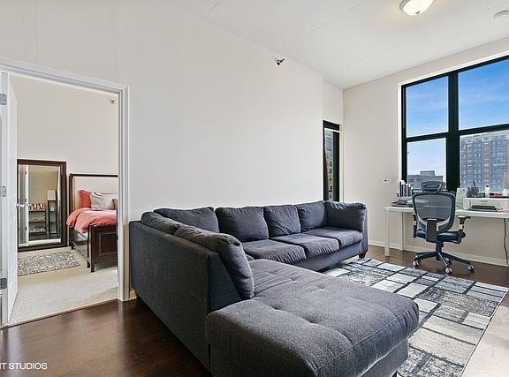 2nd image of 1464 S Michigan Ave APT 708