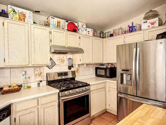 2nd image of 1489 W Locke Dr