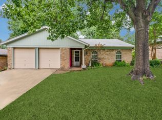 6416 Simmons Rd, North Richland Hills, TX 76182
