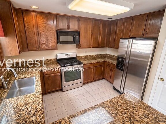 2nd image of 5121 Winding Woods Dr