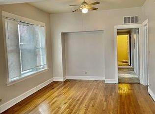 7556 S Champlain Ave, Chicago, IL 60619