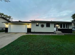 1514 Cliffview Dr, Holmen, WI 54636