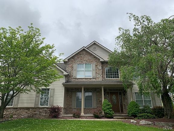 2nd image of 511 Deerfield Dr