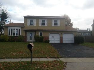 8 Harris Ave, Middlesex, NJ 08846