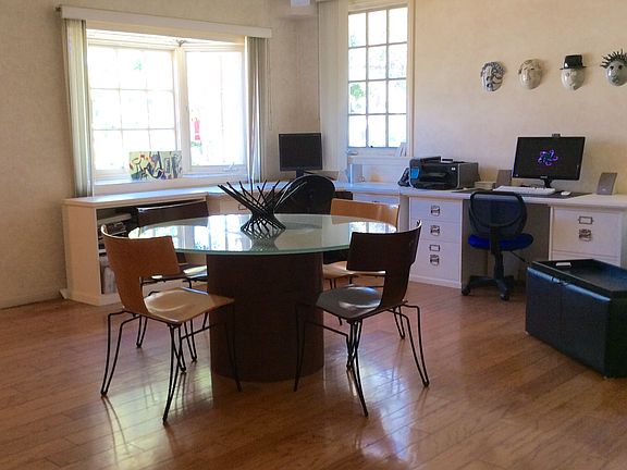 5th image of 2551 Barry Ave