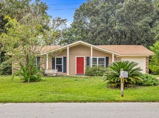 1801 Sandpiper Ave, Ocean Springs, MS 39564