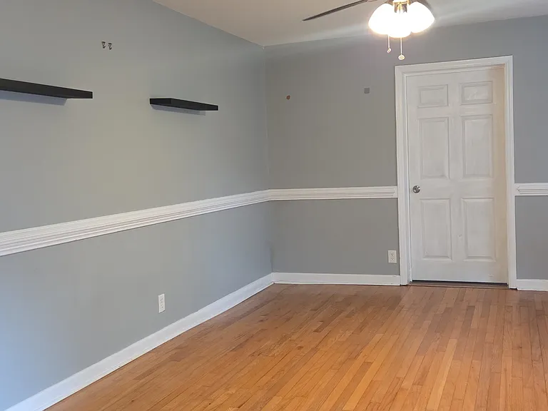 612 Dupont Dr — Photo 2
