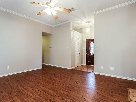 4th image of 1201 Highcrest Dr