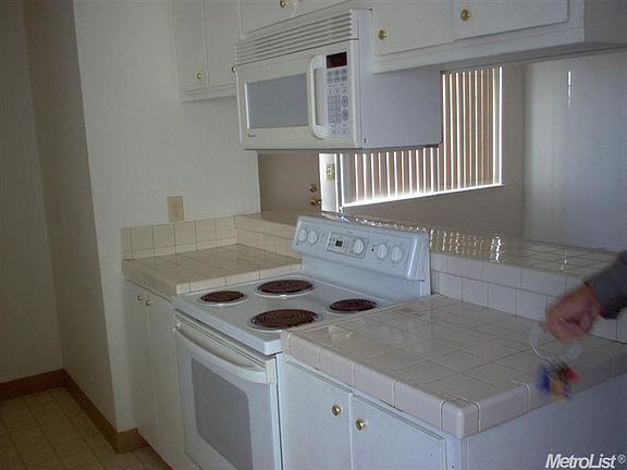 4th image of 422 Caribrook Way #1
