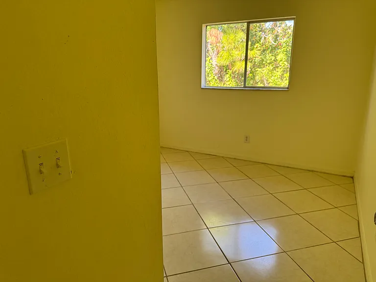 934 Garnet Ave — Photo 11