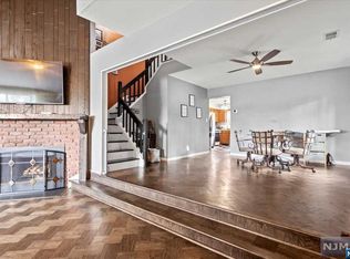 266 Sunset Ky, Secaucus, NJ 07094