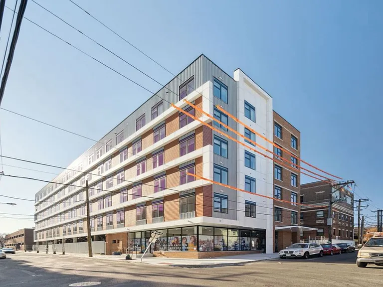 722 W Thompson St #207 — Photo 35