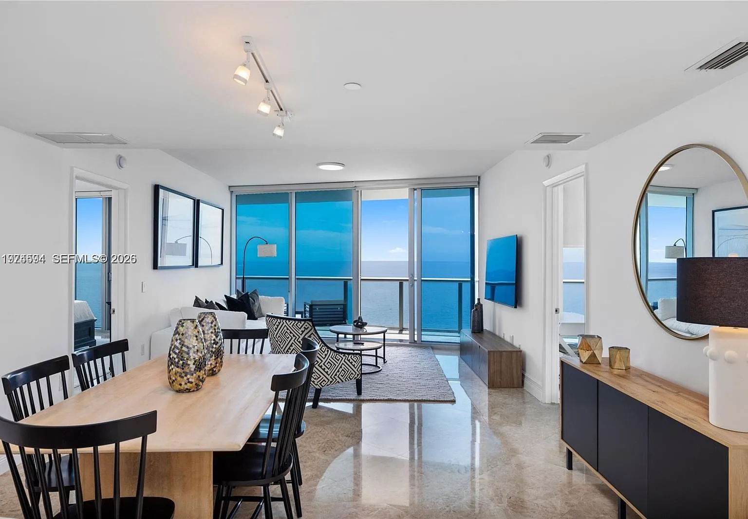 2 bed, 1479 sqft, $9,100 — Photo 2