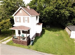 31 Moore Ave, Washington, PA 15301