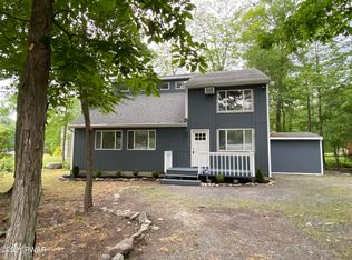 1007 Lancaster Dr, Bushkill, PA 18324