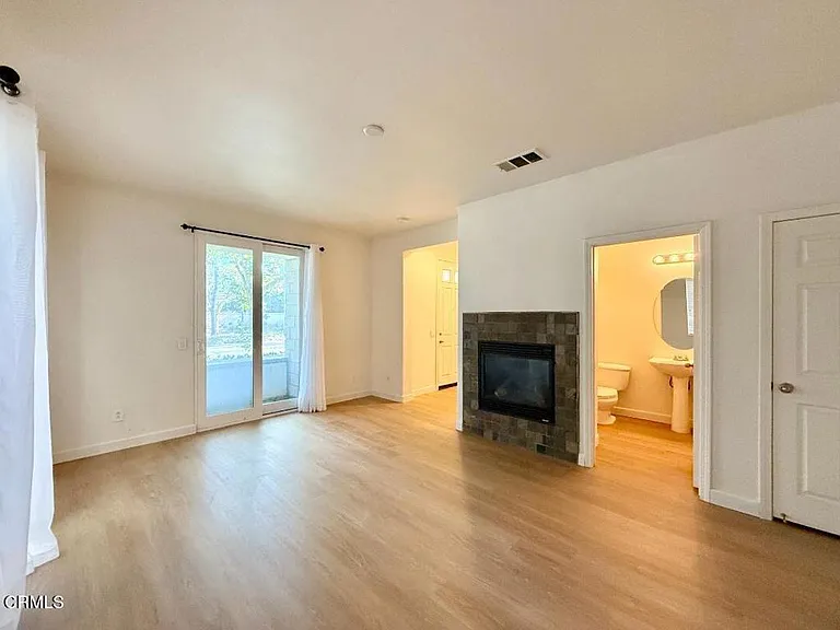 533 E Port Hueneme Rd — Photo 5
