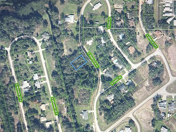 3rd image of 2707 N Seneca Dr W