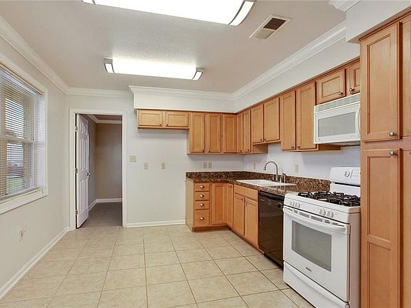 5th image of 2208 Cypress Dr