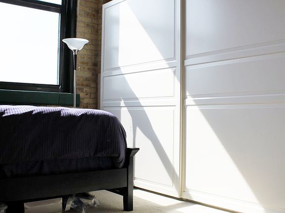 Bedroom w/ a lot of closet space